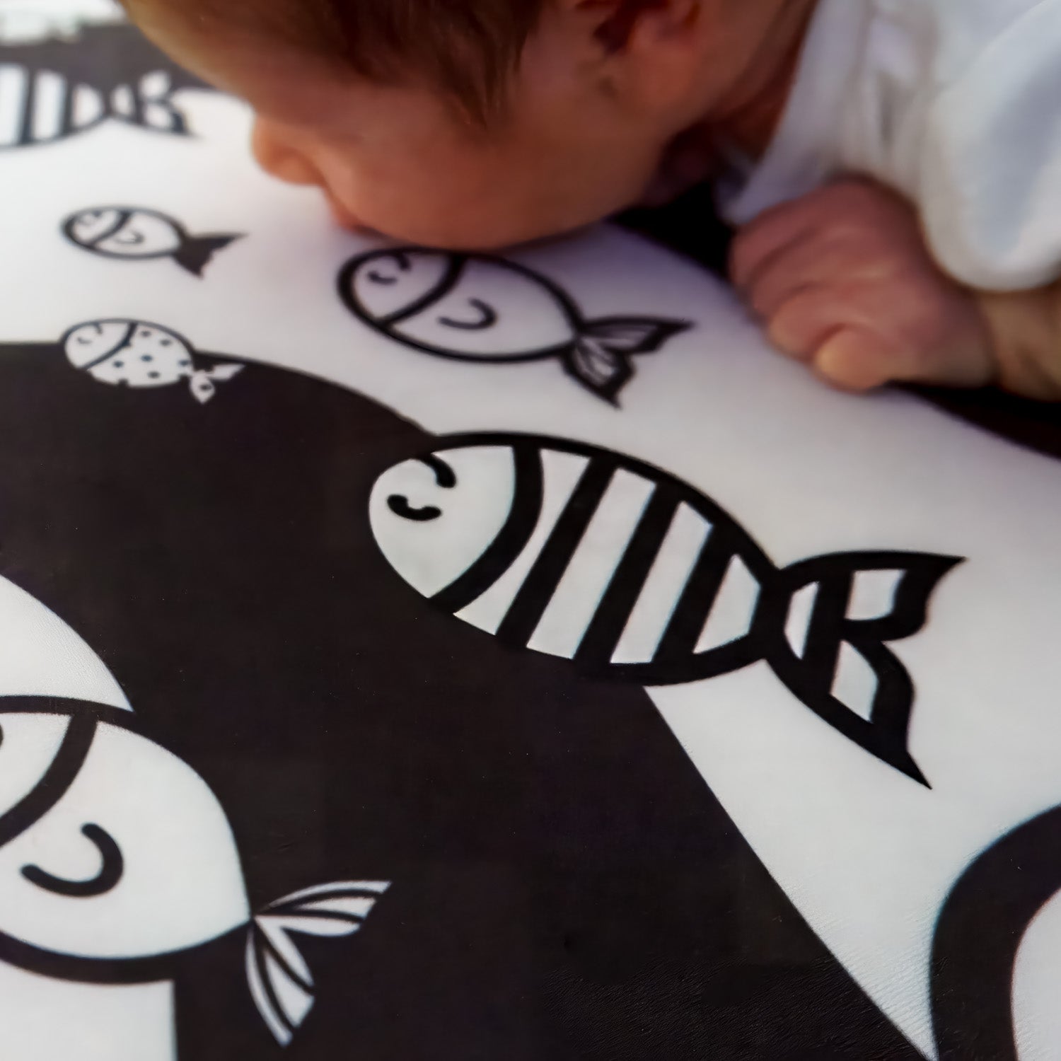 Black and white toys for newborns online