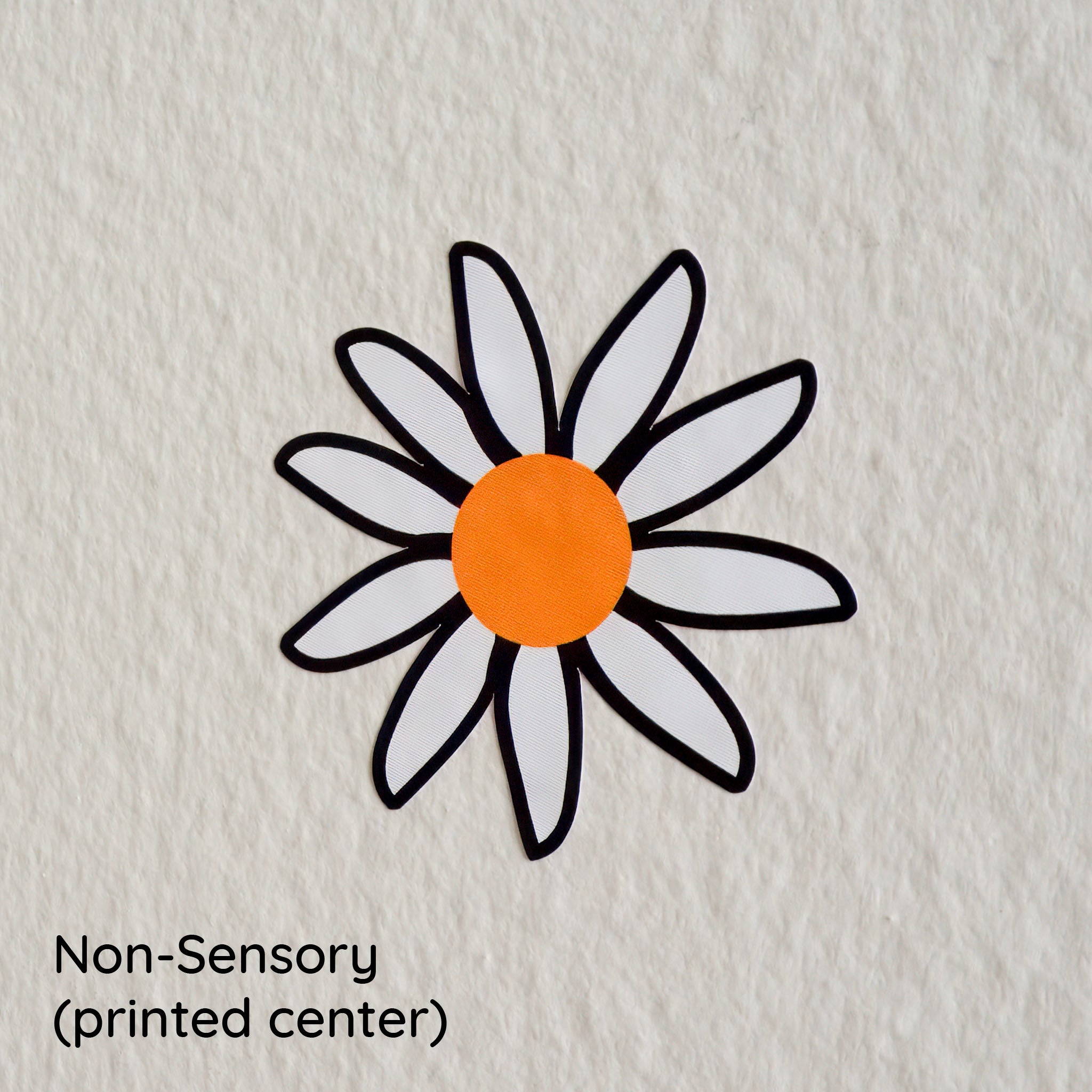 Single daisy flower with white petals and yellow center